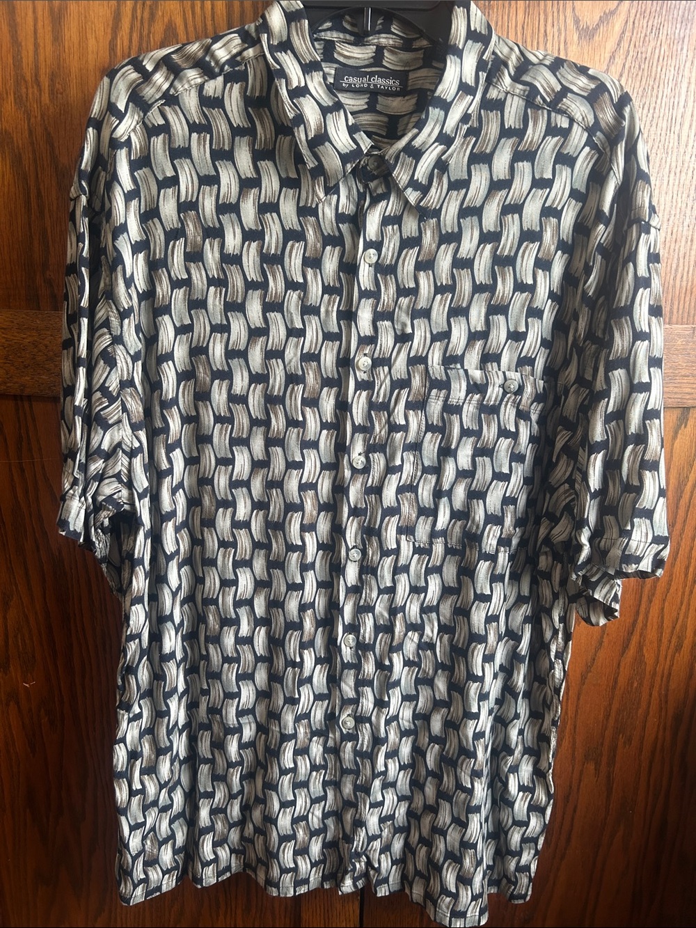 Black & Cream Patterned Short-Sleeve Button-Down Shirt